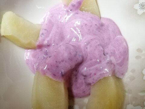 紫芋ヨーグルトとりんごの和え物
